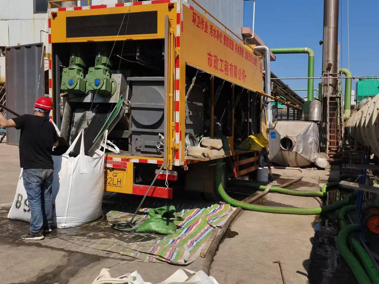 铁东淤泥压干处理