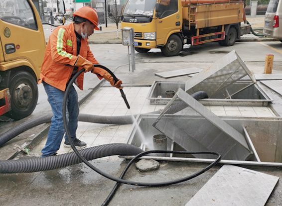 铁东隔油池清理